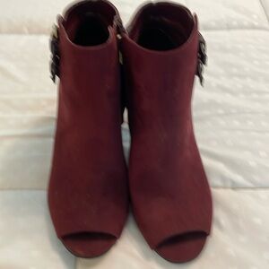 Leila Stone 7 1/2 brush suede burgundy never worn open toe
